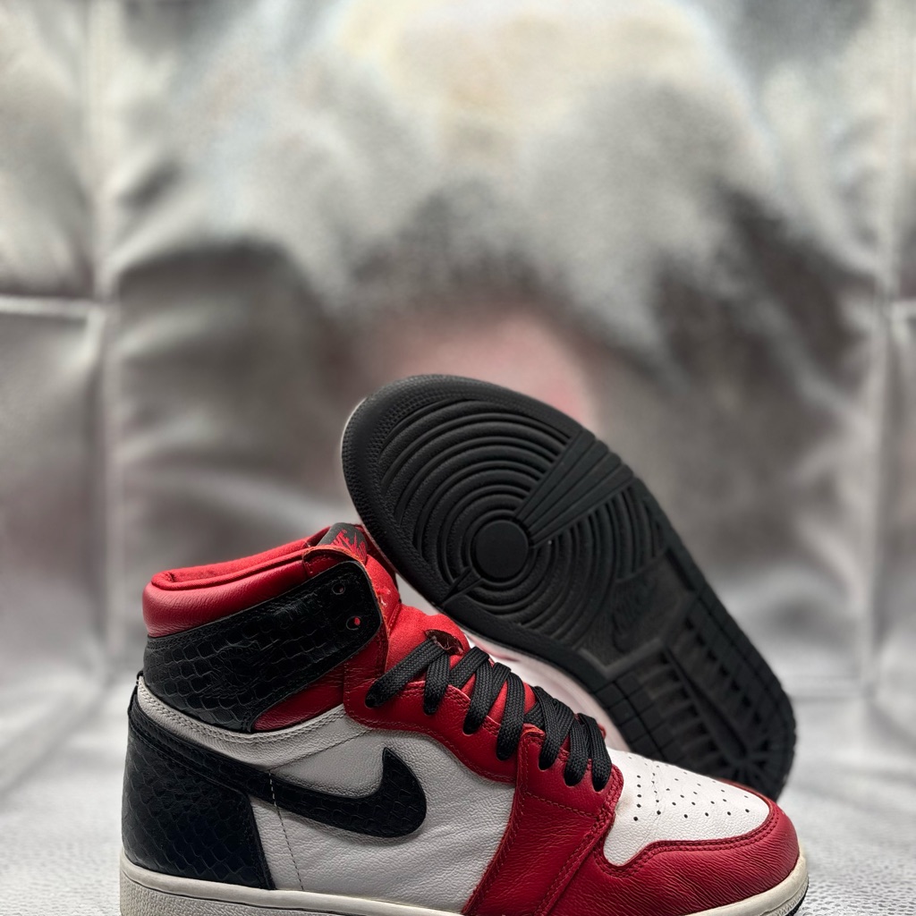 Air Jordan 1 High Satin Snake Chicago